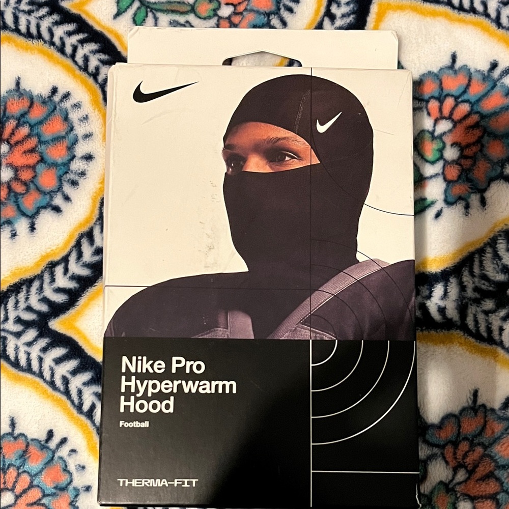 Nike Pro Hyperwarm Hood in Black
